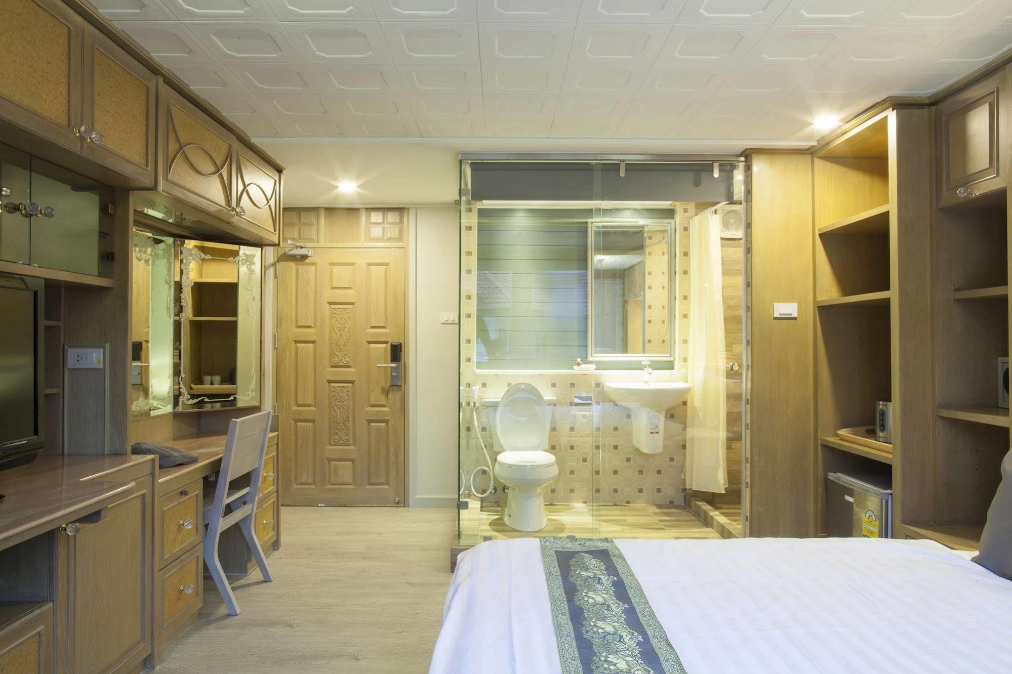 Golden Mountain Hostel Bangkok Exteriör bild